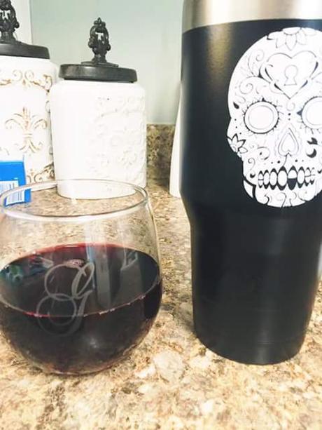 Desconectate toma vino para eliminar el estres