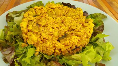 Revuelto de tofu y champiñones