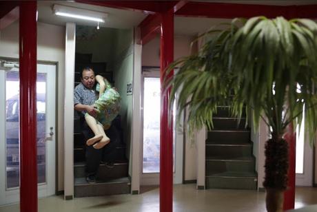 Zona Asiatica: Viviendo con una muñeca Humana en Japòn