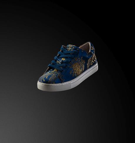 Amstel lanza una colección de ropa y complementos con tela de Espolín para celebrar las Fallas 2017