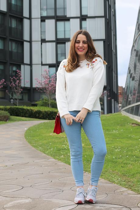 Sportychic con jersey bordado