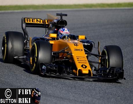 El RS17 de Renault mejora a pesar de los problemas en pista