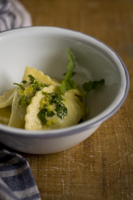 RAVIOLI DE ALCACHOFA CON GREMOLATA