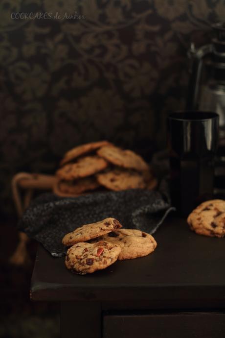 Cookies con chocolate, toffee y nueces pacanas