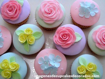 cupcakes para quince años decorados con fondant flores cupcakes para quince años decorados con fondant flores