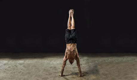 Calistenia es el nuevo furor en los gimnasios. Se trata d... Image result for handstand calisthenics