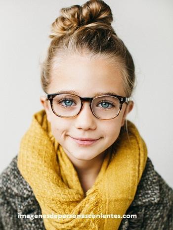 4 Modelos de monturas de gafas para niñas de moda - Paperblog