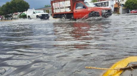 Fuertes lluvias azotan la ciudad: se pronostican más durante toda la semana