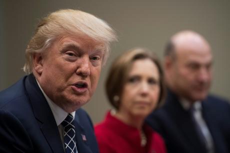 Trump y Assange arremeten contra la CIA Trump y Assange arremeten contra la CIA