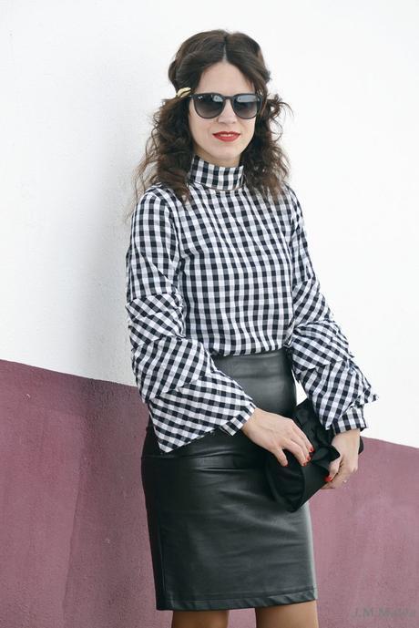 CAMISA CON VOLANTES. COLABORANDO CON ROSEGAL.