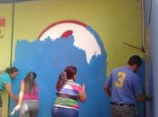 Padres #venezolanos borran imagen Chávez escuela hijos