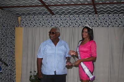 Luis Herasme, de Poder Interactivo, entre reconocidos por Cabildo de Neiba.