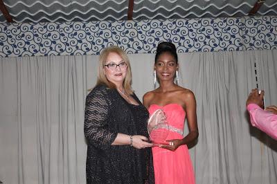 Luis Herasme, de Poder Interactivo, entre reconocidos por Cabildo de Neiba.