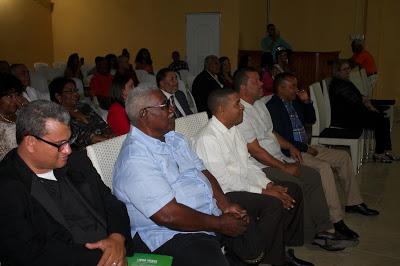 Luis Herasme, de Poder Interactivo, entre reconocidos por Cabildo de Neiba.