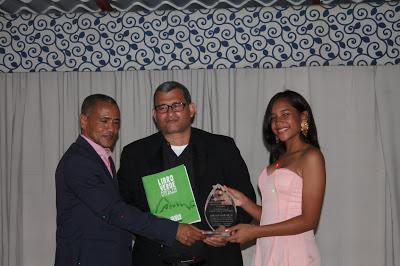 Luis Herasme, de Poder Interactivo, entre reconocidos por Cabildo de Neiba.
