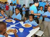 Educación garantiza pagará regularidad suplidores comida escolar.