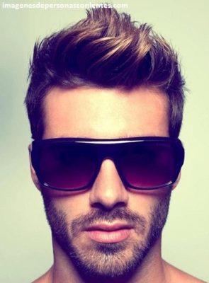 peinados con lentes para hombres cabello