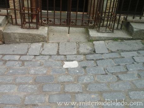 El Adoquín blanco del Cristo de la Luz