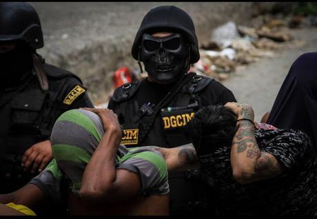 Las #OLP se viste de “muerte” con estas escalofriantes máscaras #Venezuela