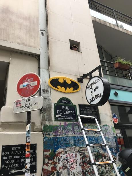 Lego Batman transforma una marquesina en un juego para promocionar la película batsignal-film-lego-batman-4