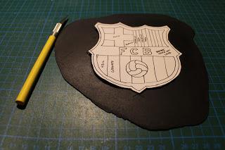 Como hacer el escudo del F.C. Barcelona de fondant