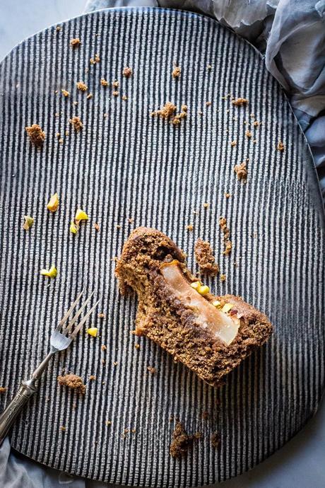 BUDÍN ESPONJOSO Y HUMEDO DE PERAS Y PISTACHOS