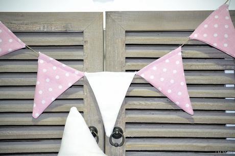 BANDERÍN Y ESTRELLA EN COLOR NUDE.