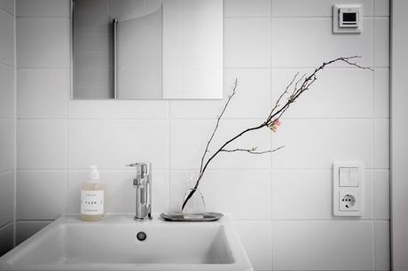 El apartamento del mes: sobriedad y elegancia en camel y rosa palo