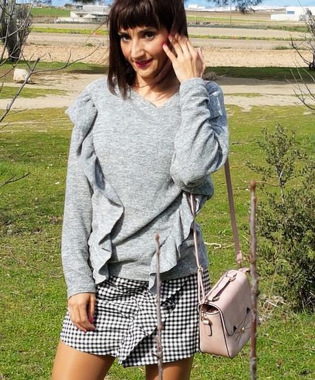 Outfit: Falda Vichy y Jersey con Volantes