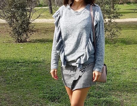 Outfit: Falda Vichy y Jersey con Volantes
