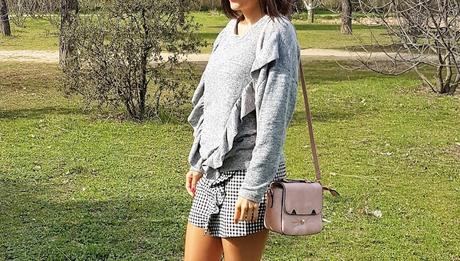 Outfit: Falda Vichy y Jersey con Volantes