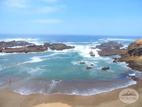 LAS PLAYAS DE HUARMEY II: LOS GRINGOS, LOS PERDIDOS Y LA COCINITA.