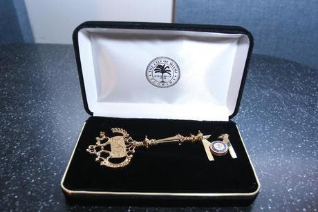 Alex Otaola cuestiona polémica por las “llaves de la ciudad de Miami” y Gente de Zona