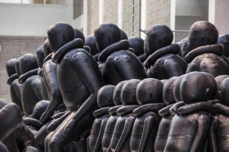 Ai Weiwei, los refugiados, su gigante instalación y el marketing del oprimido Ai Weiwei, los refugiados, su gigante instalación y el marketing del oprimido