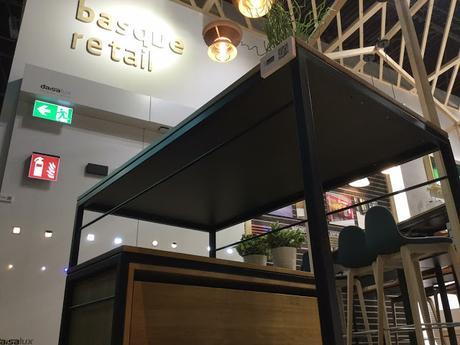Diseño, comisariado y dirección de montaje por ilia estudio para stand Basque Retail en feria Euroshop 2017