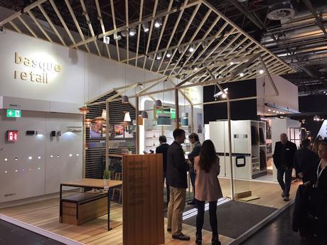 Diseño, comisariado y dirección de montaje por ilia estudio para stand Basque Retail en feria Euroshop 2017