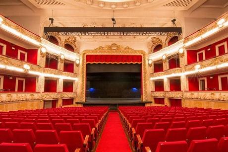 Los 10 Mejores Teatros De Barcelona. Escenarios Perfectos Para Las Artes Escénicas!