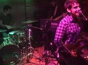 Crónica: Atención Tsunami, concierto íntimo, intenso, bailable distorsionado