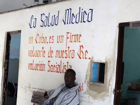 Cubanos en la isla comienzan a recibir facturas por atención médica