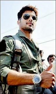 Shahid Kapoor pilota un avión