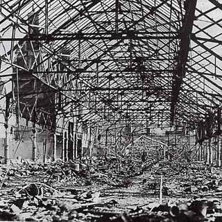 Swansea, arrasada tras 72 horas seguidas de bombardeo - 21/02/1941.