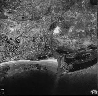 Swansea, arrasada tras 72 horas seguidas de bombardeo - 21/02/1941.