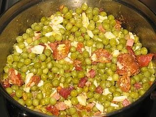 Guisantes con jamón y algo más