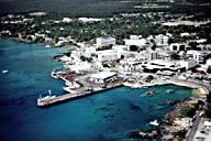 Puerto de George Town en las Islas Caimán
