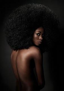 ¿Por qué las personas de raza negra tienen el pelo rizado?