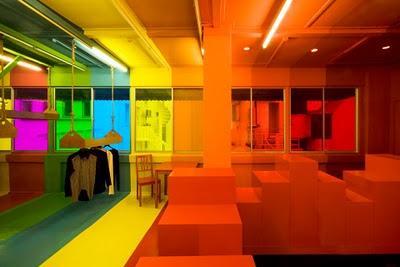 Y despúes de la oscuridad, se hicieron los colores! HIDE&SEEK; de FARM Y despúes de la oscuridad, se hicieron los colores! HIDE&SEEK; de FARM