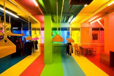 Y despúes de la oscuridad, se hicieron los colores! HIDE&SEEK; de FARM Y despúes de la oscuridad, se hicieron los colores! HIDE&SEEK; de FARM