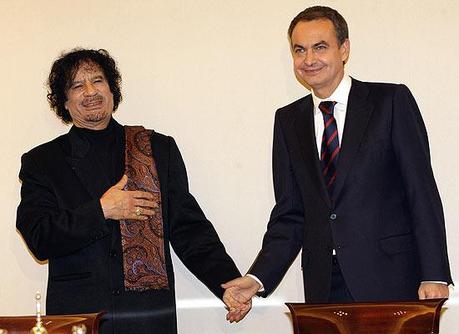 Zapatero-Gadafi, estos es amor