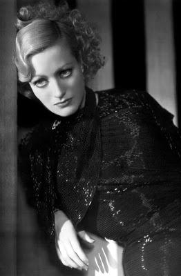 La mezquindad frente al afán, la ambigua ambición, sus límites y su desdicha.