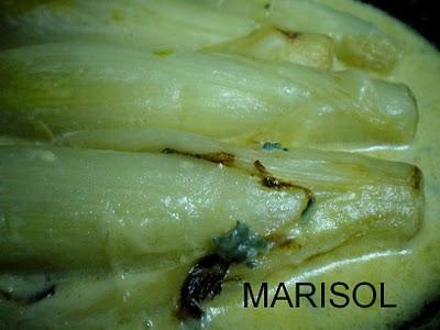 Endibias con queso azul